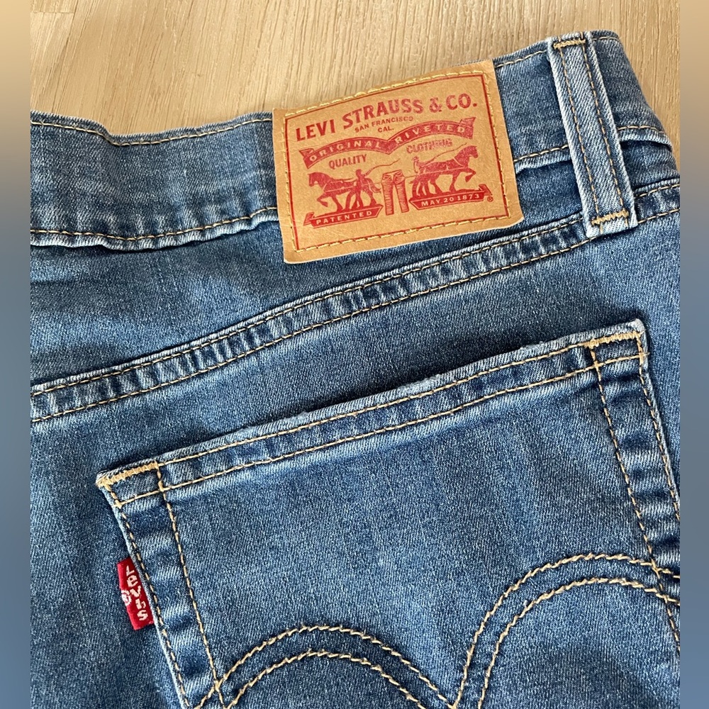 LEVIS Boyfriend Copain Blue Jeans. Size 27